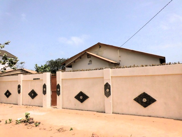 Spacious Unfurnished 2 bedroom Bungalow in Brusubi