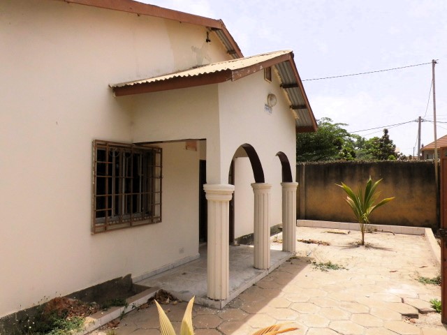 Spacious Unfurnished 2 bedroom Bungalow in Brusubi