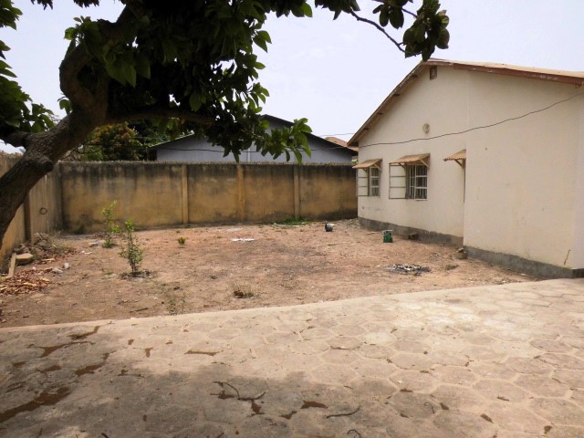 Spacious Unfurnished 2 bedroom Bungalow in Brusubi